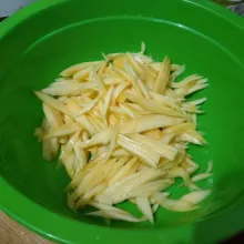Cacah mangga sesuai selera.