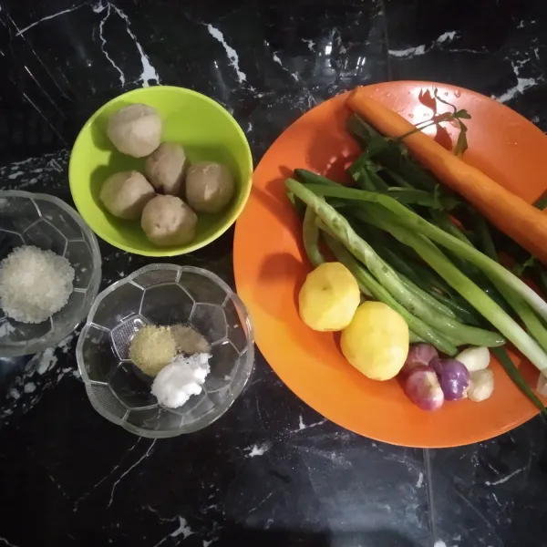 Siapkan semua bahan.