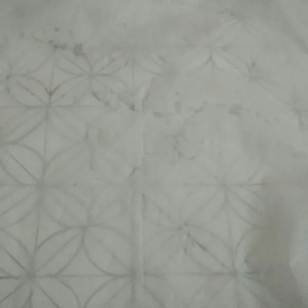Gambar adonan motif di kertas kemudian lapisi dengan baking paper anti lengket.