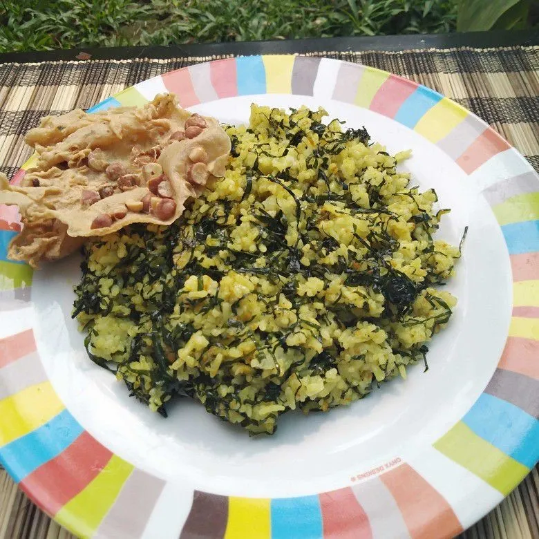 Nasi Goreng Daun Mengkudu