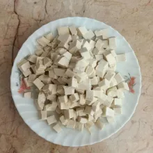 Tahu dipotong-potong dadu