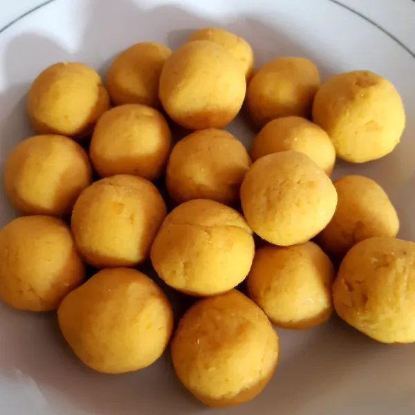 Pulung bahan isian, jadi sekitar 21 buah.