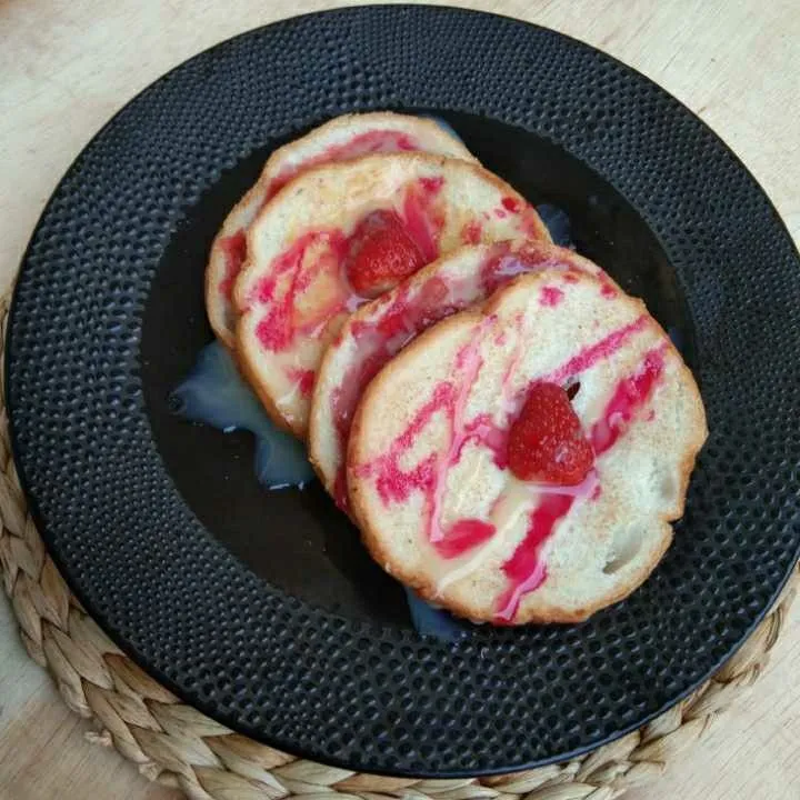 Roti Bakar Strawberry