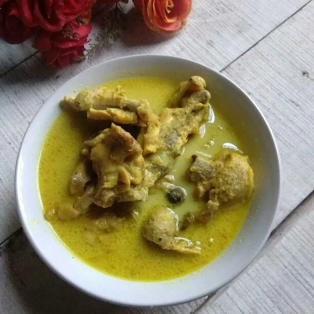 Opor Ayam Kuning