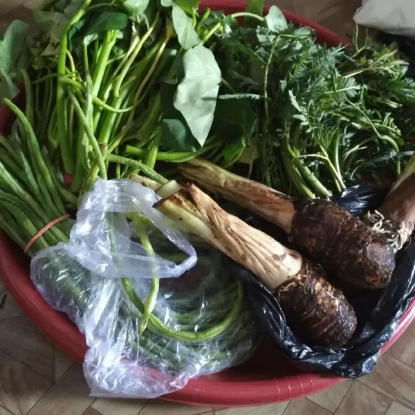 Siapkan bahan-bahannya.