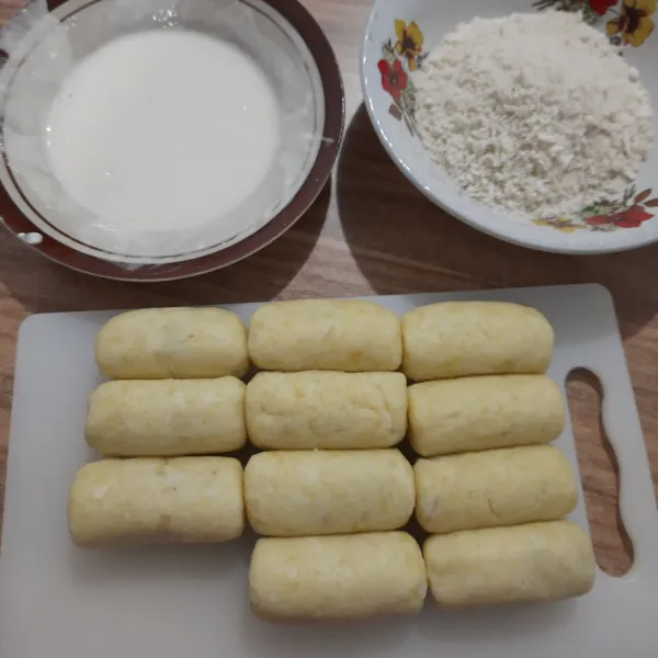 Untuk celupan kroket. Campur terigu, garam dan air, aduk rata.