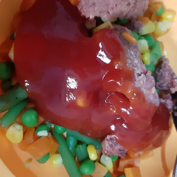 campur semua bahan isi, aduk rata. sisihkan.