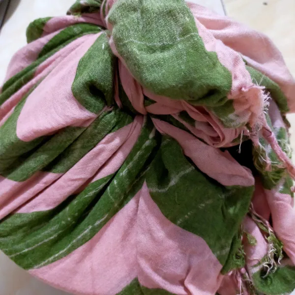 Tutup dengan kain selama 2 hari