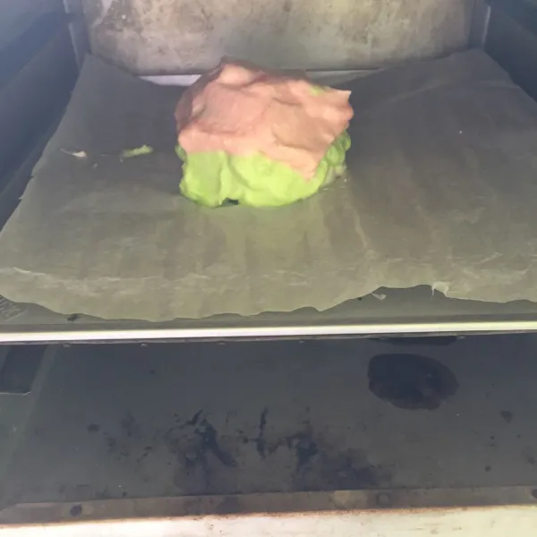 Bentuk adonan seperti ini dan masukan ke oven selama 30 menit sampai matang