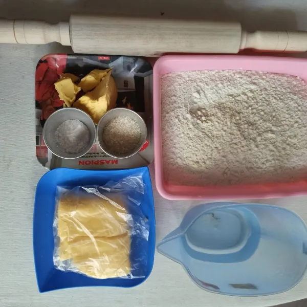 Siapkan bahan sesuai takaran.