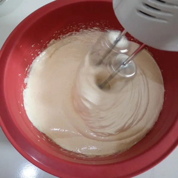 Mixer dengan kecepatan tinggi sampai pucat