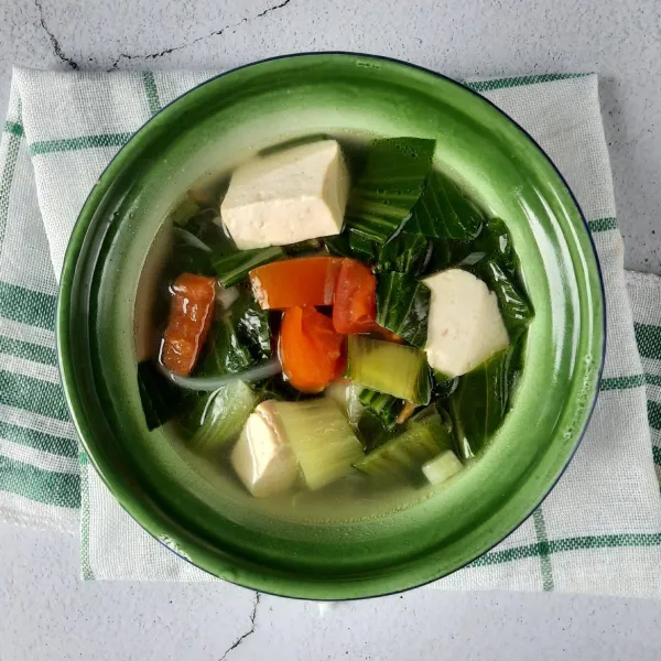 Sajikan di mangkok dan nikmati selagi hangat. Selamat mencoba