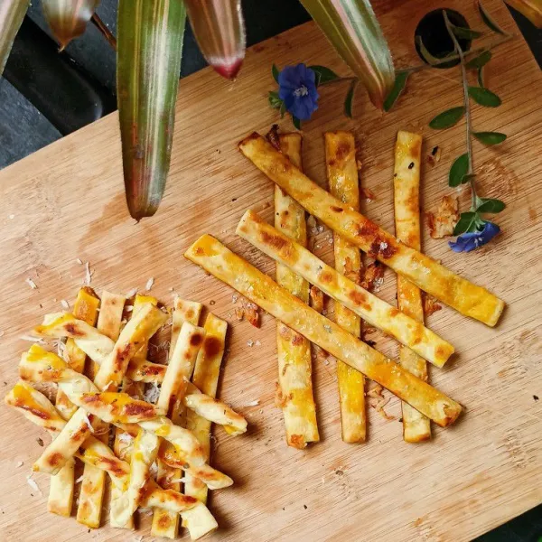 Siap disajikan sebagai pelengkap minum teh.