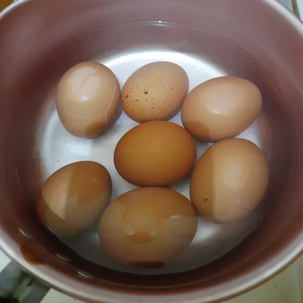 rebus telur hingga matang.