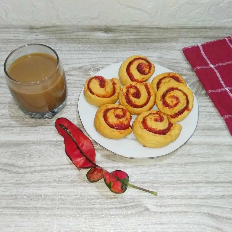Strawberry Jam Pastry Roll #JagoMasakMinggu2Periode3