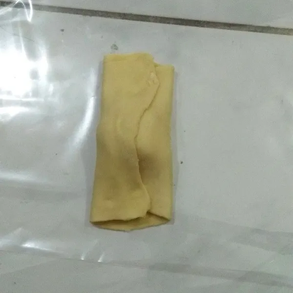 tutup kiri kanan, atas bawah sehingga tape tidak kelihatan lagi.