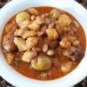 Jika rasa sudah pas. Angkat rendang, tata di piring saji. Siap disajikan.