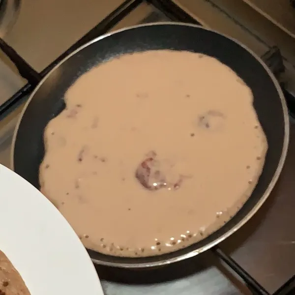 Takaran memasak 1 pancake dengan 1 sendok mangkuk besar