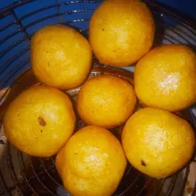 Angkat dan tiriskan. Siap untuk dinikmati.