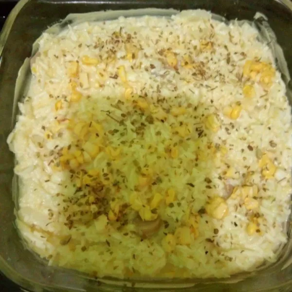 Siram saus diatasnya.