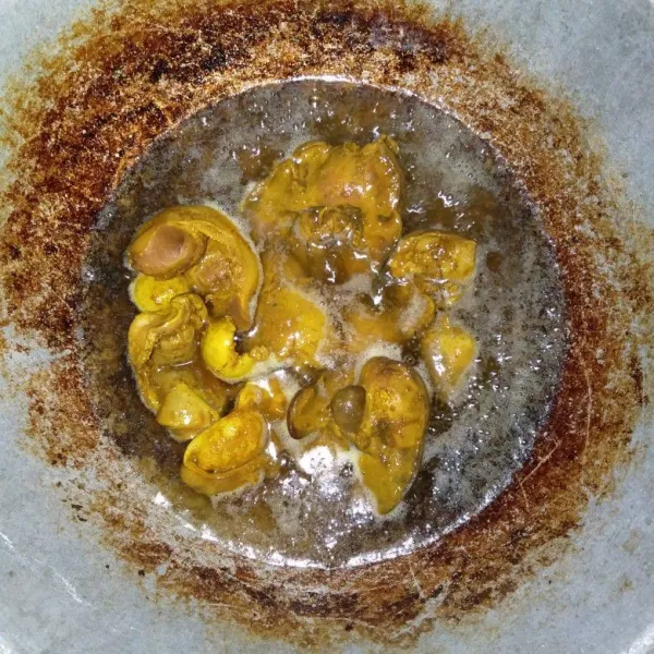 Goreng hingga matang kecokelatan.