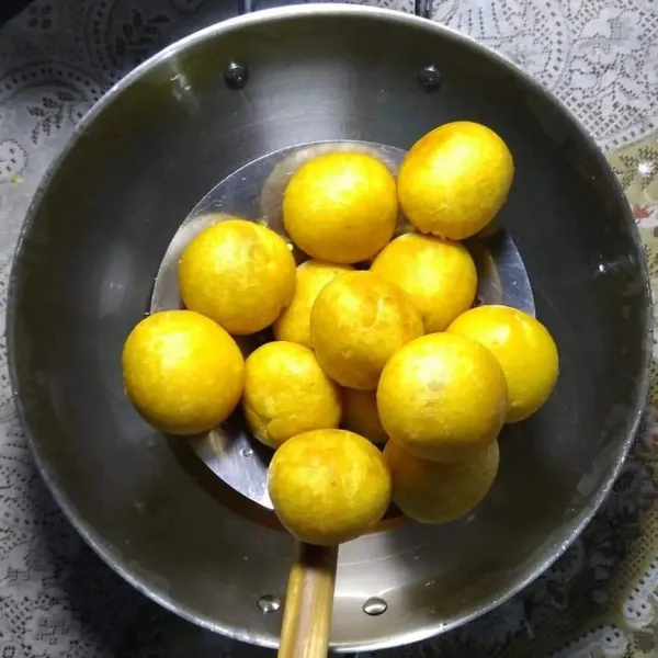 Angkat dan tiriskan.
