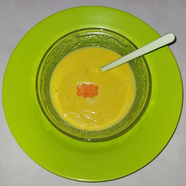 tuangkan dalam mangkuk saji, siap dimakan.