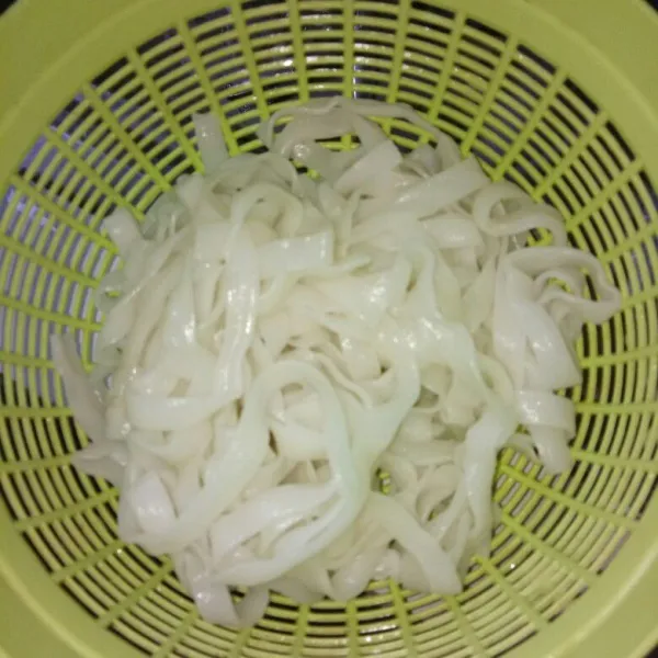 Cuci bersih mietiau lalu tiriskan.
