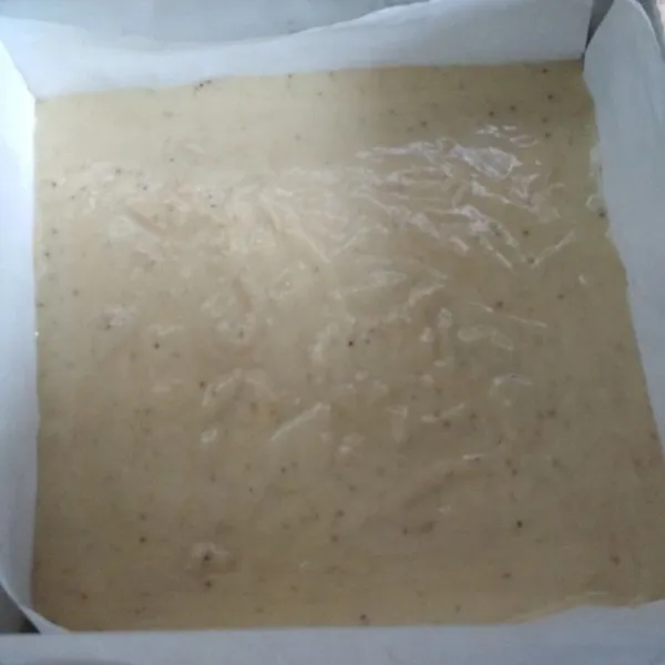 Tuang adonan yang sudah diblender tadi ke dalam loyang, kukus sampai matang, lakukan tes tusuk menggunakan tusuk sate atau lidi. Jika sudah tidak ada yang menempel berarti nugget sudah matang.