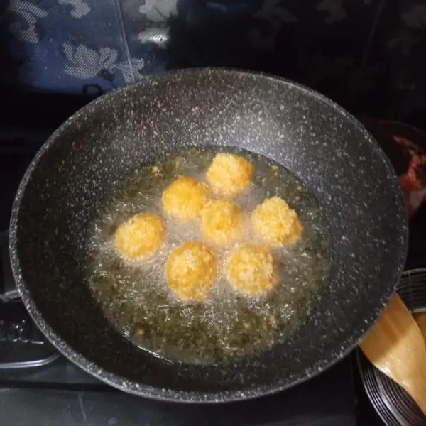 Goreng hingga kuning keemasan.