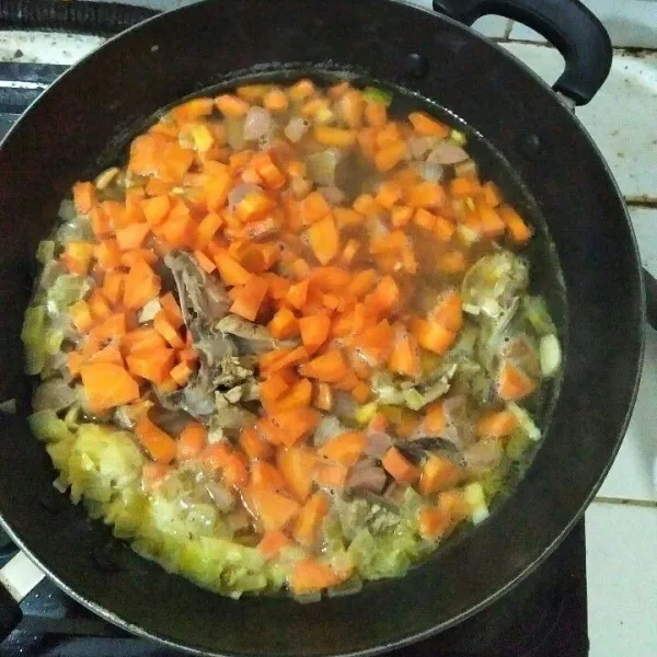 Masukan wortel dan jagung