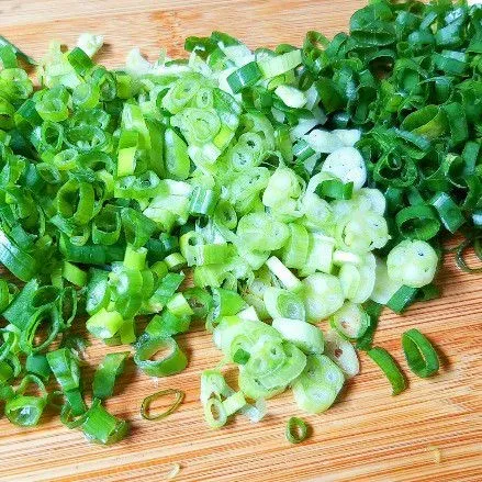 Iris halus daun bawang