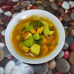Tahu Kuah Kuning Aneka Sayuran