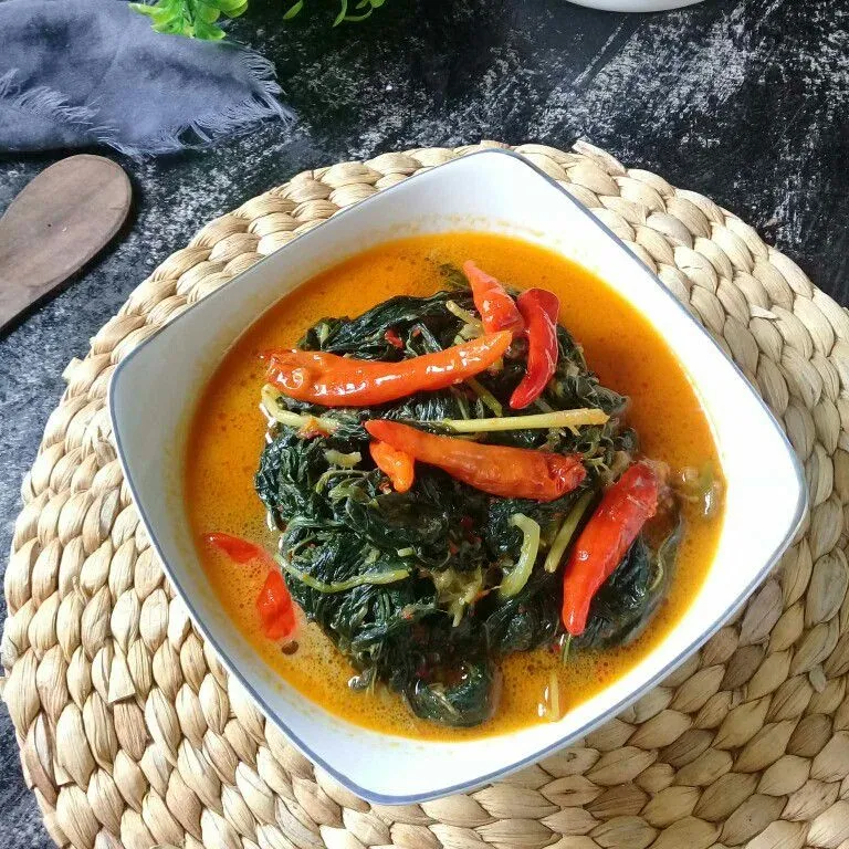 Gulai Daun Singkong