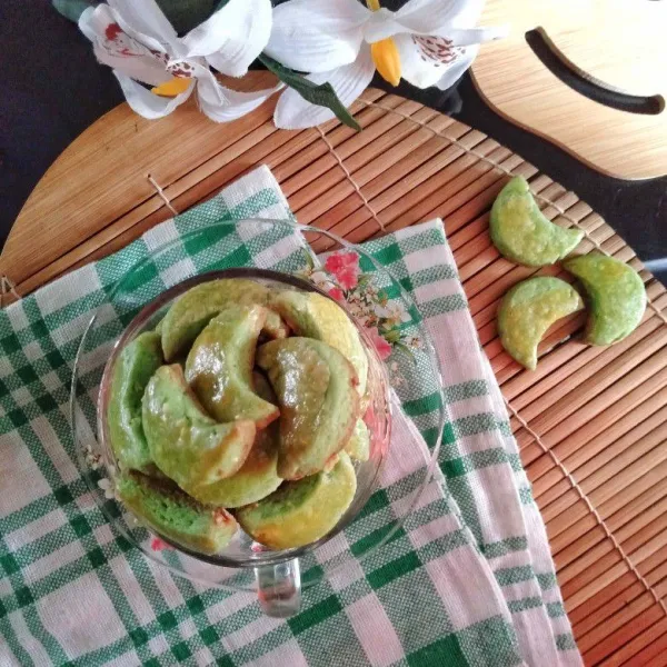 Sajikan sebagai cemilan di sore hari. Pasti anak-anak senang. Sebagai teman belajar juga asyik deh.