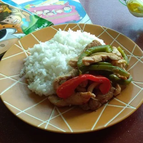 Sajikan dengan nasi hangat.