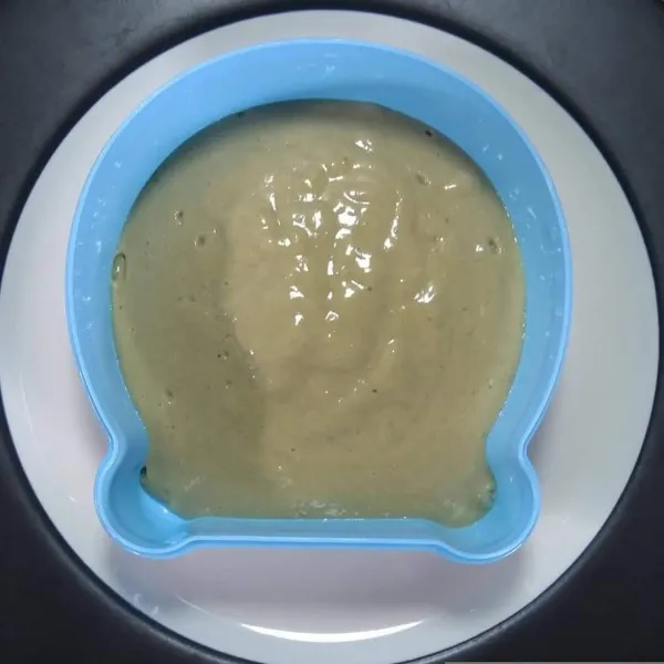 Bubur brokoli siap disajikan untuk si buah hati.