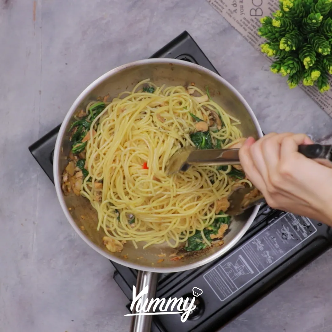 Step 4 Spaghetti Tuna Bayam