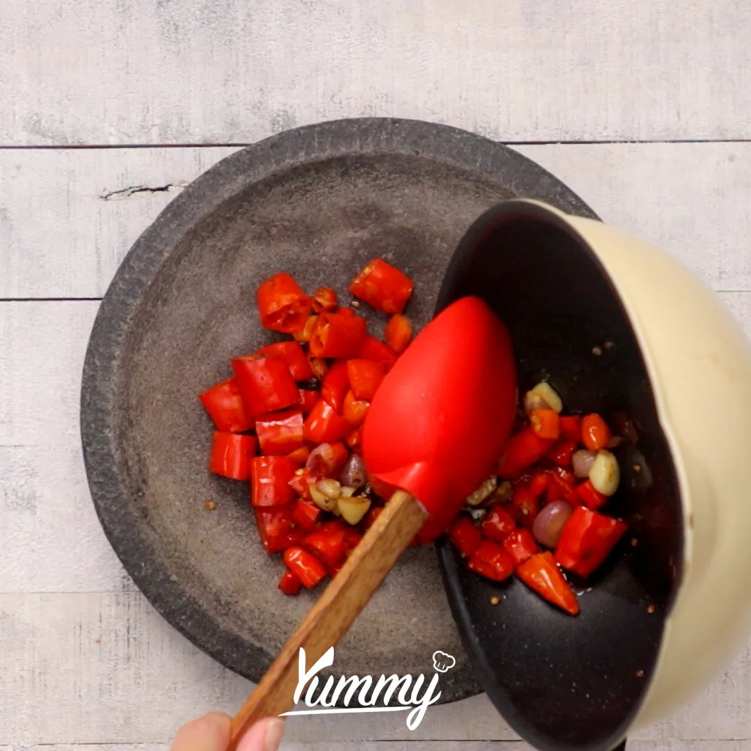 Step 2 Tips Membuat Sambal Agar Tahan Lama