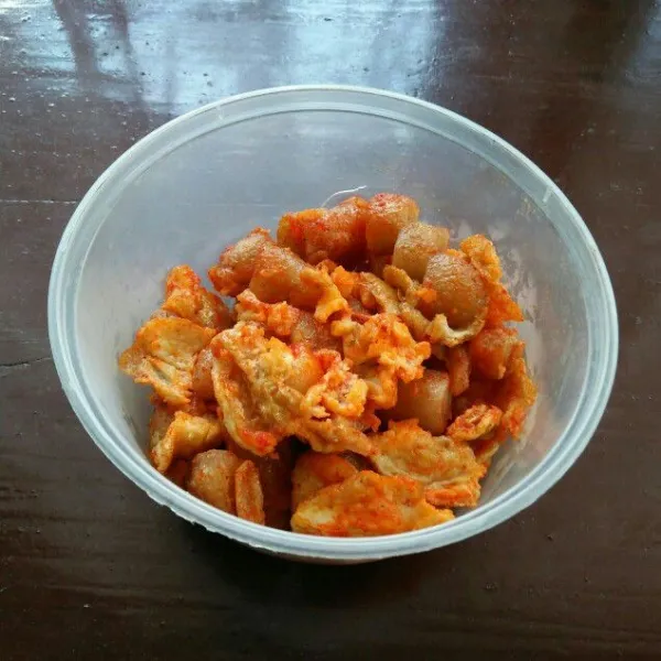 Campur cimin dengan bumbu balado lalu aduk rata