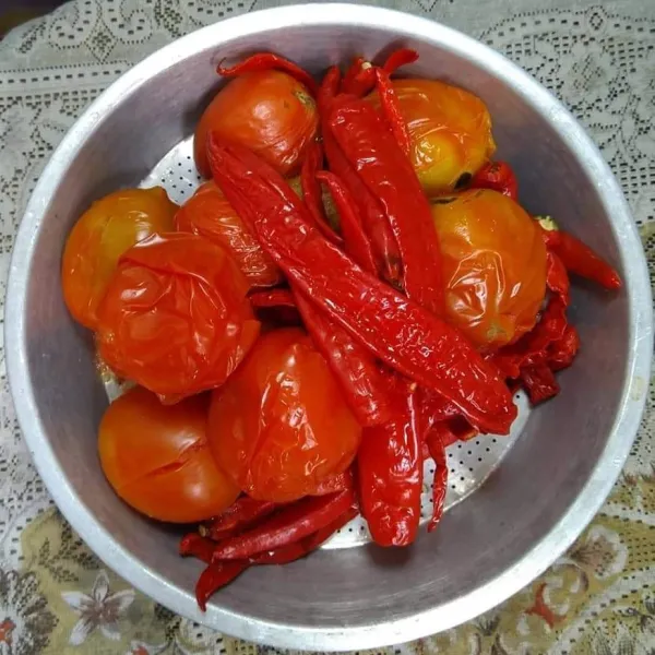 Angkat dan tiriskan.