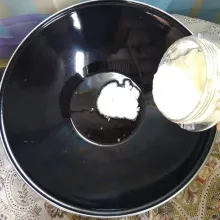 Siapkan wajan lalu tuang minyak dan panaskan. Tumis bumbu halus sampai harum.