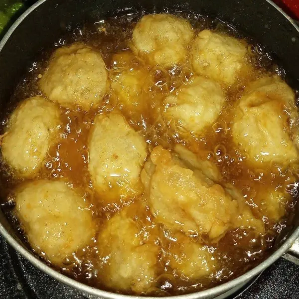 Untuk mendapatkan tekstur lebih crunchy, goreng lagi sebentar. tiriskan.