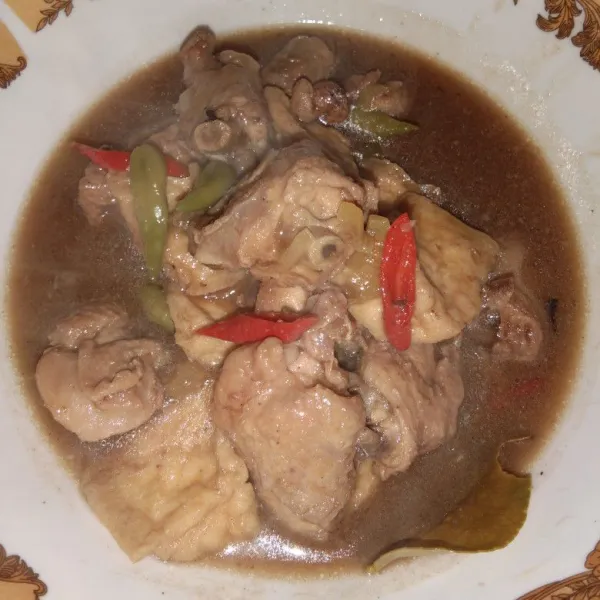 Semur ayam siap dihidangkan :)