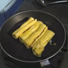 Panggang roti bolak-balik sampai matang. Angkat dan sajikan.