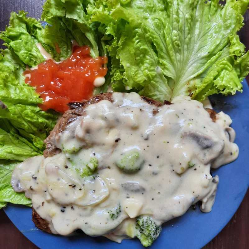 Resep Sirloin Steak With Mushroom Sauce Jagomasakminggu4periode3 Dari Cory Yummy Co Id