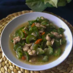 Cah Oyong Ayam