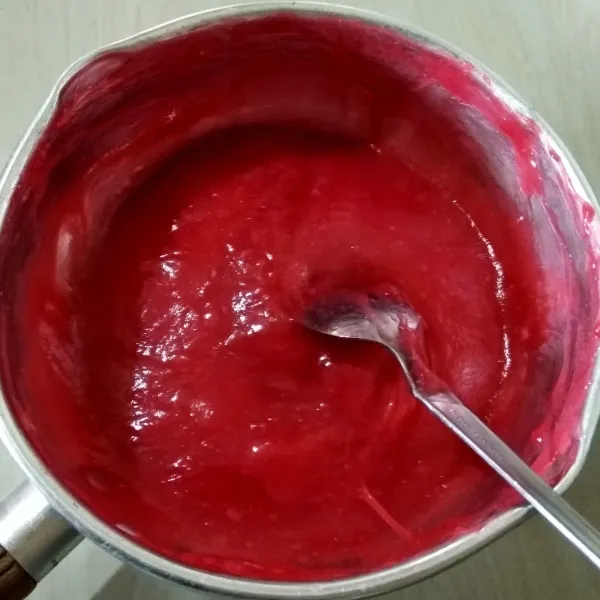 Angkat adonan ongol ongol.