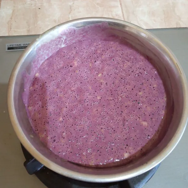 Diamkan tutup dengan kain bersih selama 1jam sampai adonan mengembang