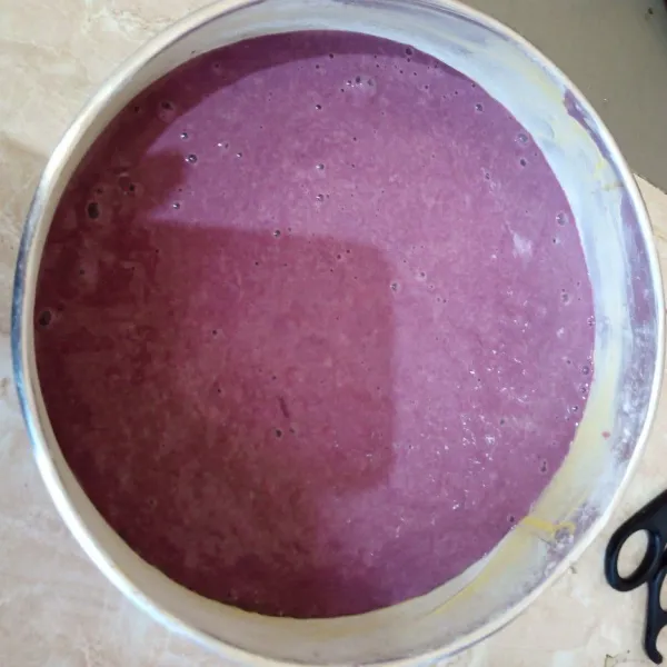 Setelah mengembang tuang di loyang, oven suhu 170° selama 20 menit api atas bawah